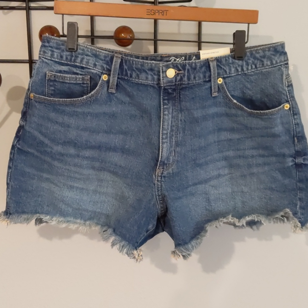 NWT Universal Threads High Rise Shortie Short